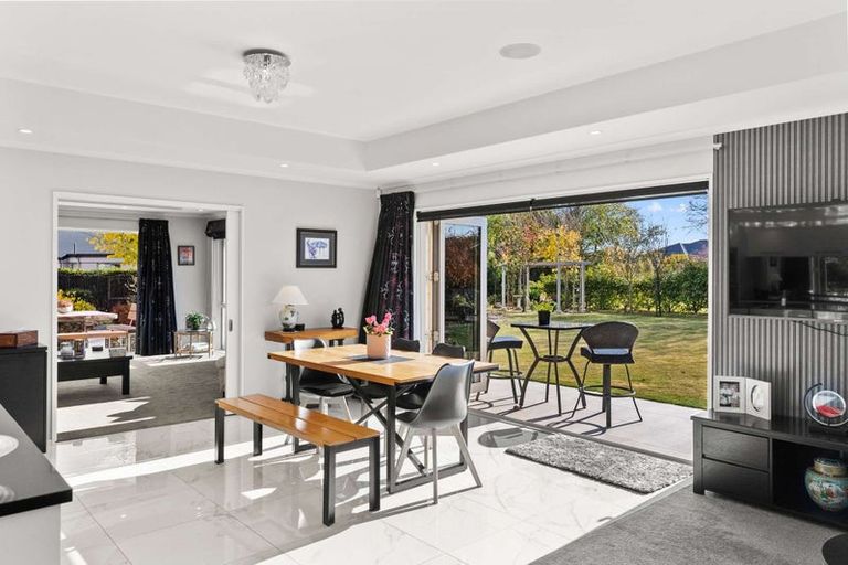 Photo of property in 7 Teviotview Place, Amberley, 7410