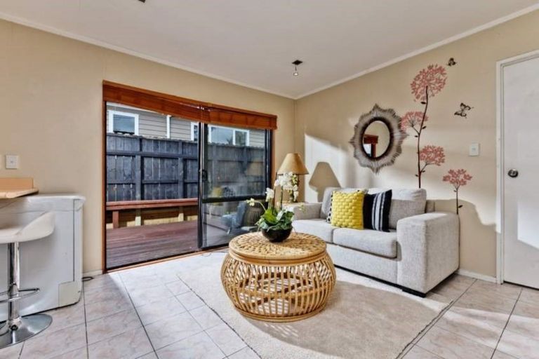 Photo of property in 7a Ramonda Close, Bayview, Auckland, 0629