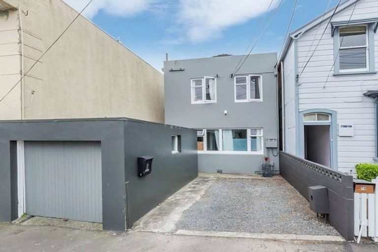 Photo of property in 77 Pirie Street, Mount Victoria, Wellington, 6011