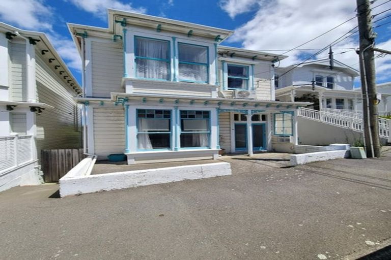 Photo of property in 80 Roxburgh Street, Mount Victoria, Wellington, 6011