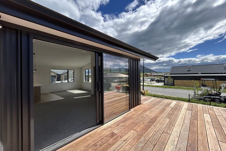 Photo of property in 47 Forage Road, Jacks Point, 9371