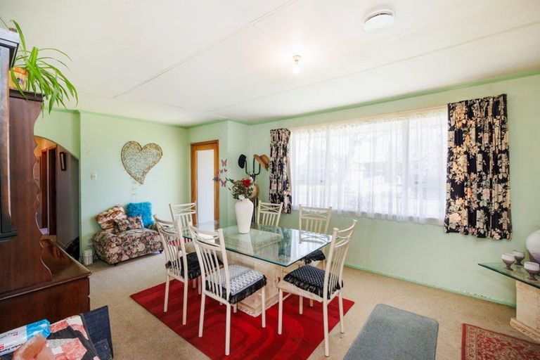 Photo of property in 28 Benmore Avenue, Cloverlea, Palmerston North, 4412