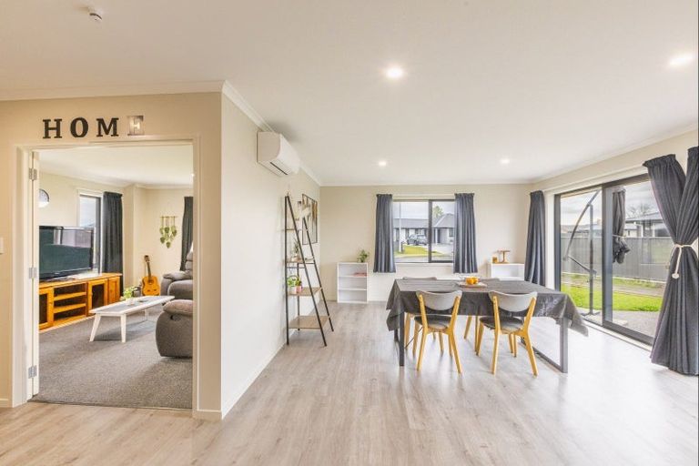 Photo of property in 92 Belgrove Drive, Waipukurau, 4200