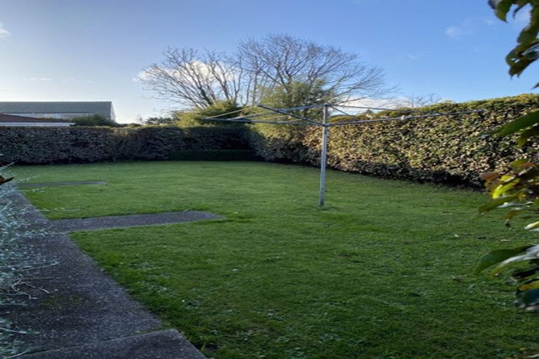 Photo of property in 2/74 Garreg Road, Bryndwr, Christchurch, 8052