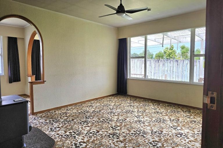 Photo of property in 130 George Street, Hikurangi, 0114