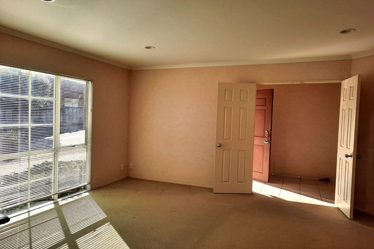 Photo of property in 6 Stellamaris Way, Northpark, Auckland, 2013