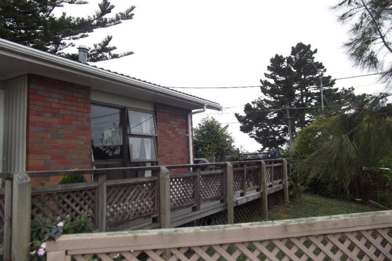 Photo of property in 79 Target Road, Totara Vale, Auckland, 0629