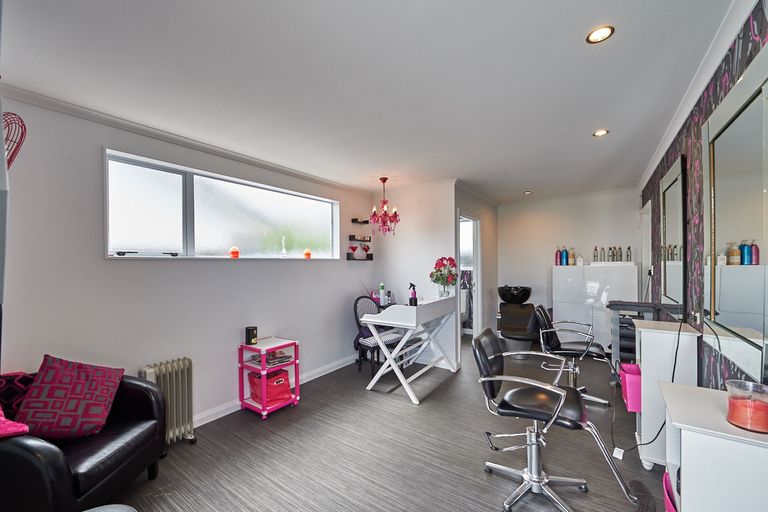 Photo of property in 59 Liberty Grove, Kelvin Grove, Palmerston North, 4414