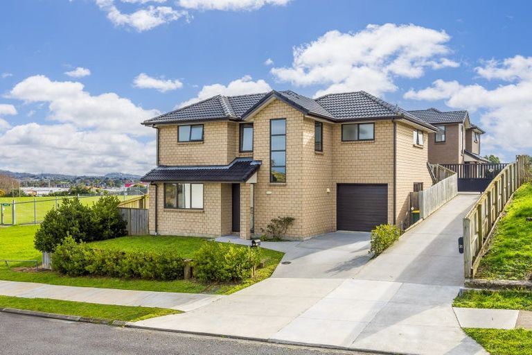 Photo of property in 33 Carole Crescent, Pakuranga, Auckland, 2010