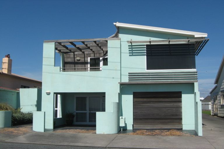 Photo of property in 8 Octavius Place, New Plymouth, 4312