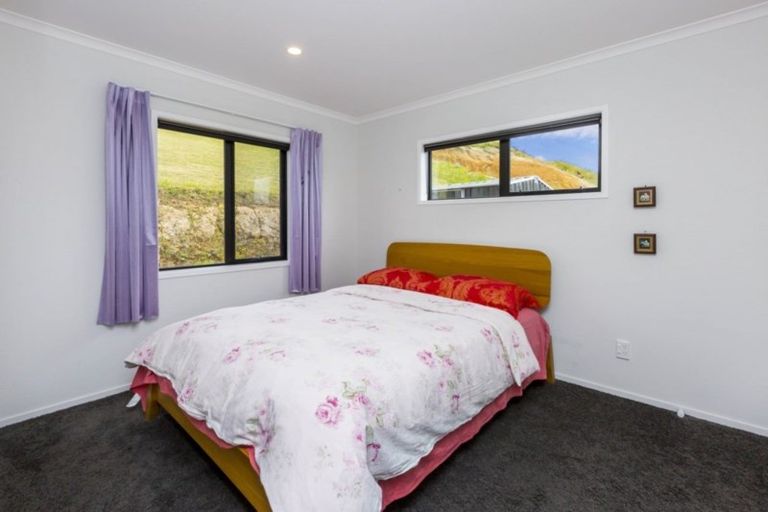 Photo of property in 51 Percy Kinsman Crescent, Riverstone Terraces, Upper Hutt, 5018