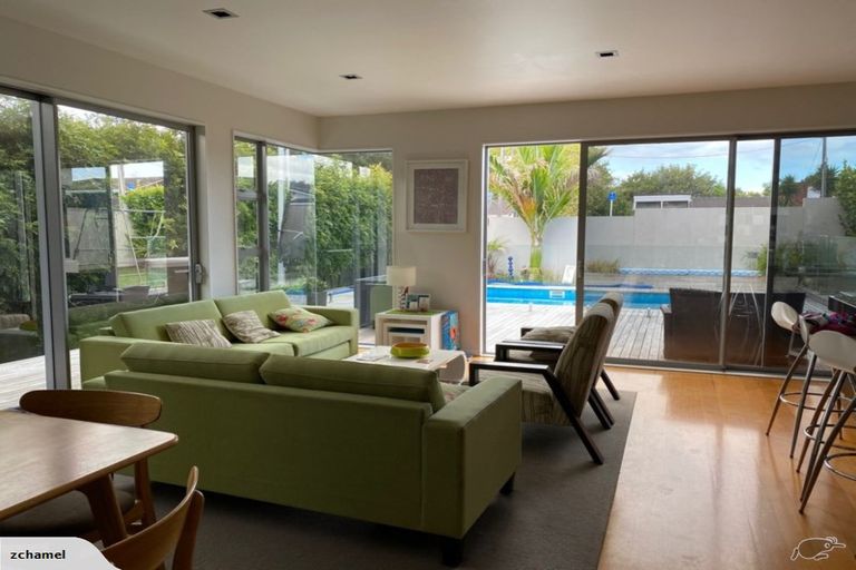 Photo of property in 10 Waterloo Road, Milford, Auckland, 0620