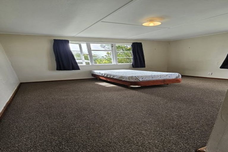 Photo of property in 15 Walter Street, Takapau, 4203