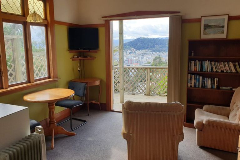 Photo of property in 48 Mortimer Terrace, Aro Valley, Wellington, 6021