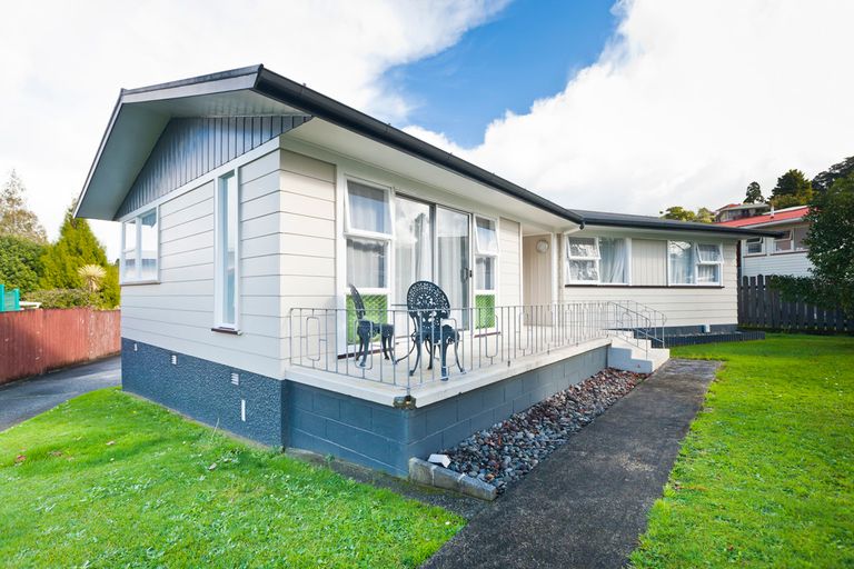 Photo of property in 12 Tait Street, Te Kamo, Whangarei, 0112