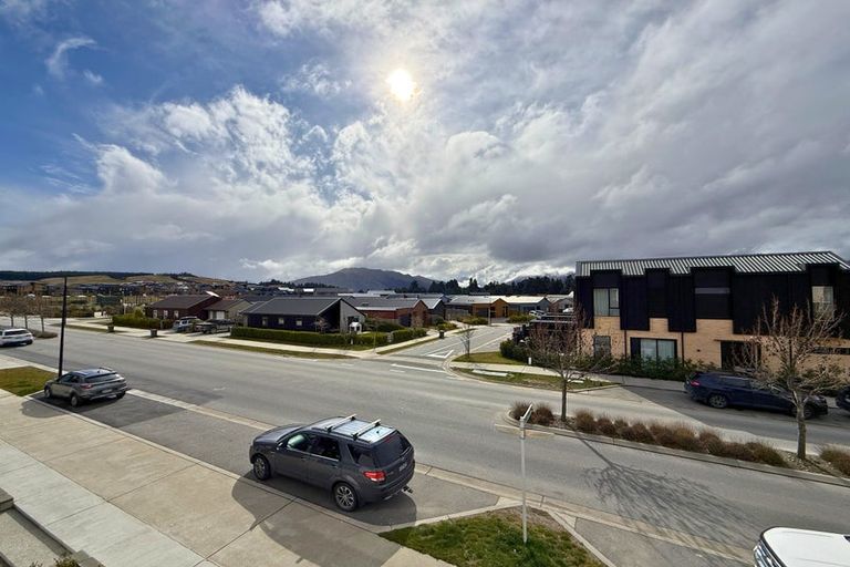 Photo of property in 4/7 Northlake Drive, Wanaka, 9305