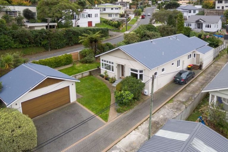 Photo of property in 60 Parkvale Road, Karori, Wellington, 6012