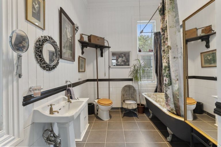 Photo of property in 53 Easther Crescent, Kew, Dunedin, 9012