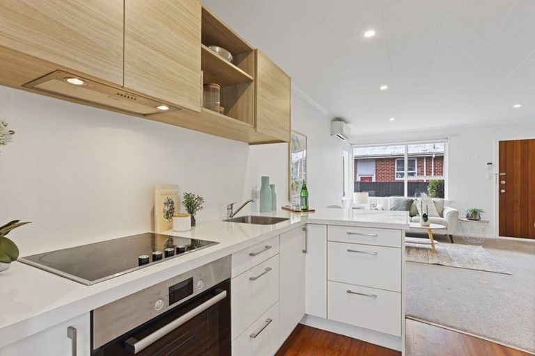 Photo of property in 96b Crofton Road, Harewood, Christchurch, 8051