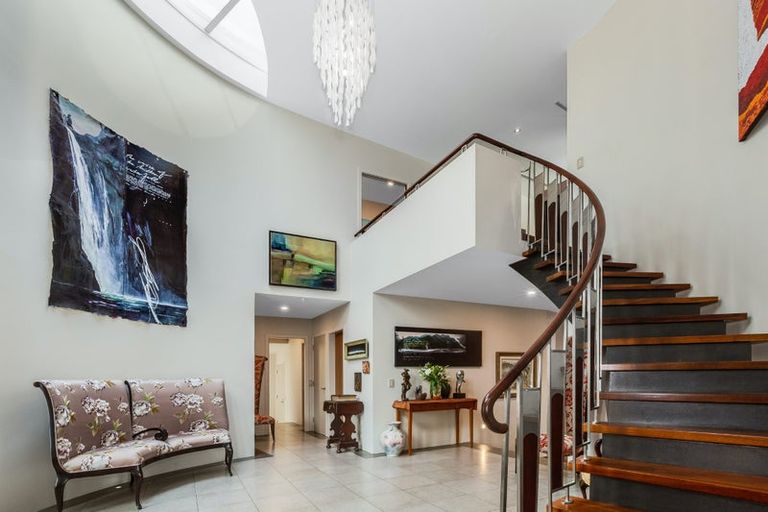 Photo of property in 10 Sunny Glen, Waikanae, 5036