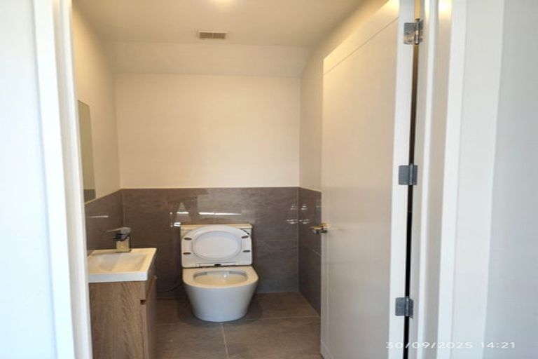 Photo of property in 4 Chatsworth Crescent, Pakuranga Heights, Auckland, 2010