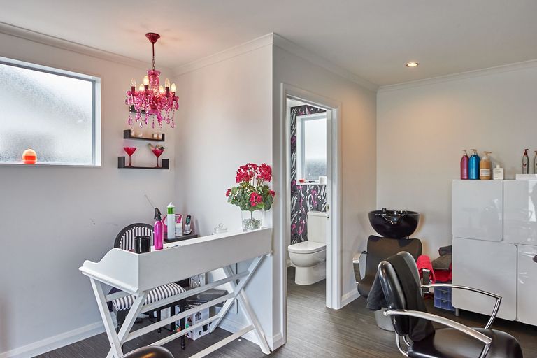 Photo of property in 59 Liberty Grove, Kelvin Grove, Palmerston North, 4414