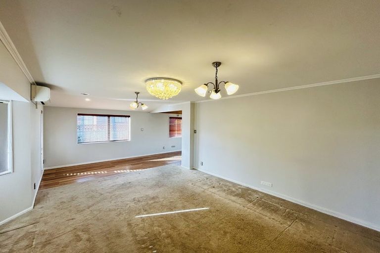 Photo of property in 58 Carnoustie Drive, Wattle Downs, Auckland, 2103
