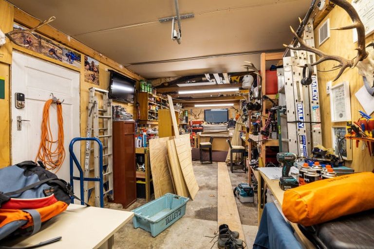 Photo of property in 8 York Crescent, Westown, New Plymouth, 4310