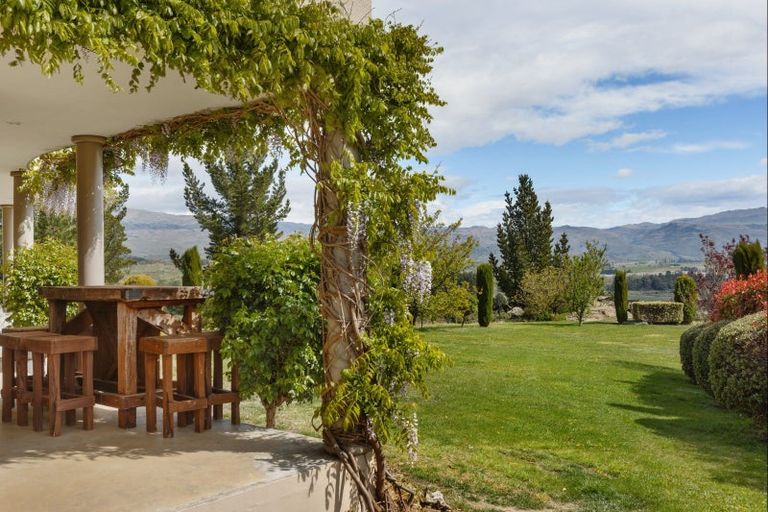 Photo of property in 2 Fairway Drive, Bridge Hill, Alexandra, 9320