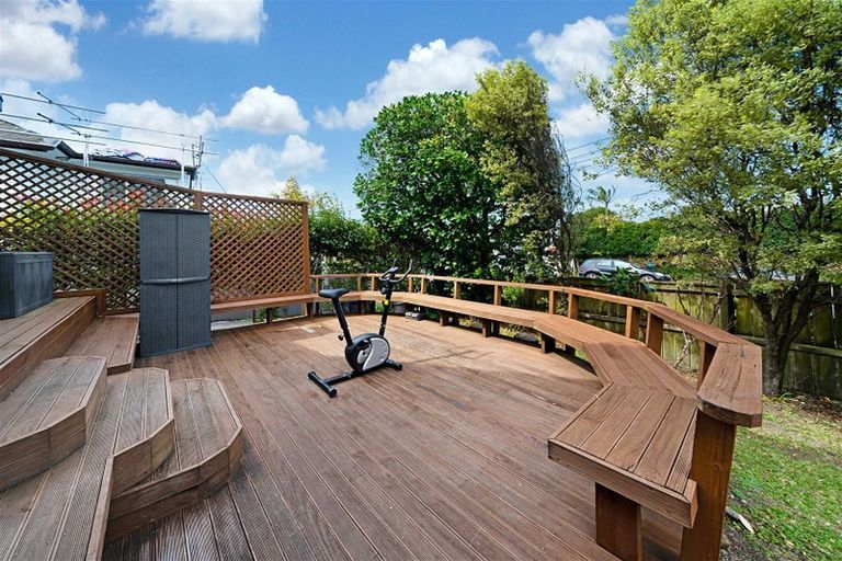 Photo of property in 2/40 Williamson Avenue, Belmont, Auckland, 0622