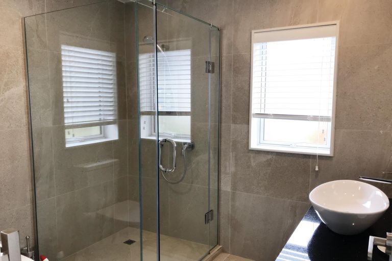 Photo of property in 28 Bayvista Drive, Karaka, Papakura, 2113