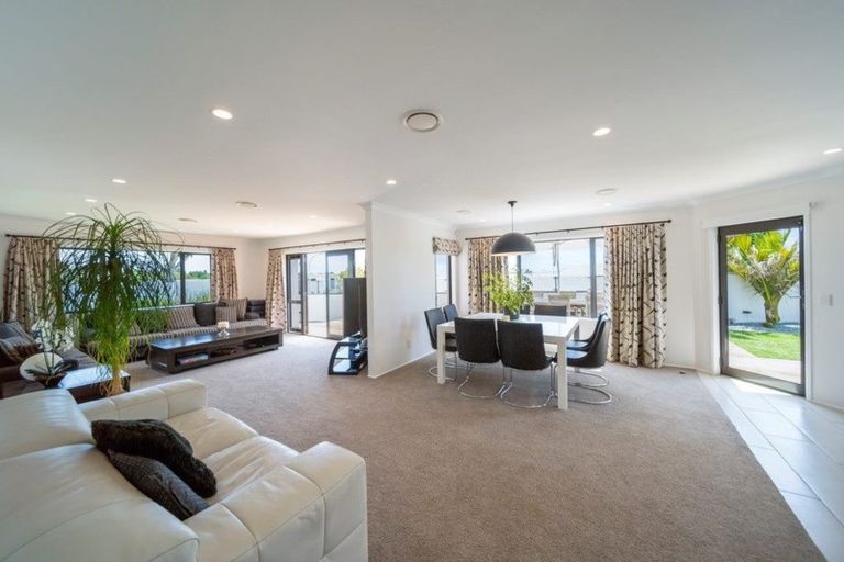 Photo of property in 186 Heta Road, Highlands Park, New Plymouth, 4312