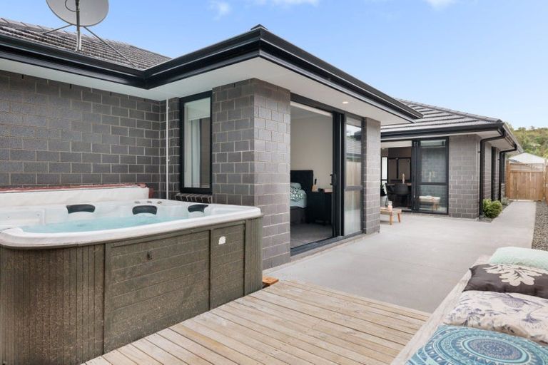 Photo of property in 81 Pakanga Grove, Pyes Pa, Tauranga, 3112