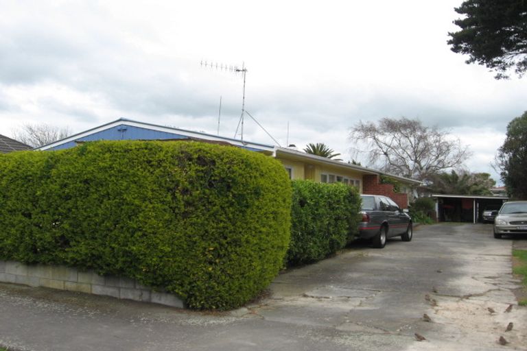 Photo of property in 2/104 Cook Street, West End, Palmerston North, 4410