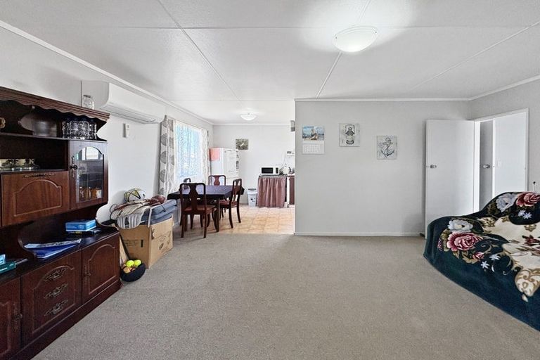 Photo of property in 38 Tongariro Street, Castlecliff, Wanganui, 4501