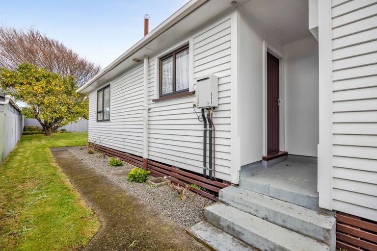 Photo of property in 14 Karaka Street, Merrilands, New Plymouth, 4312