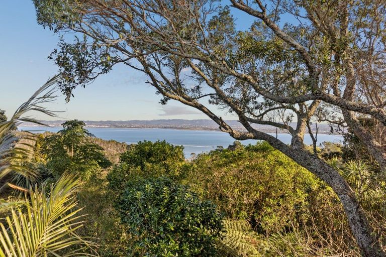 Photo of property in 1/62 Rangatira Road, Beach Haven, Auckland, 0626