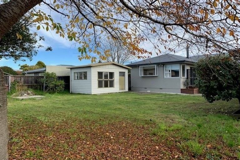 Photo of property in 39 Middlepark Road, Sockburn, Christchurch, 8042