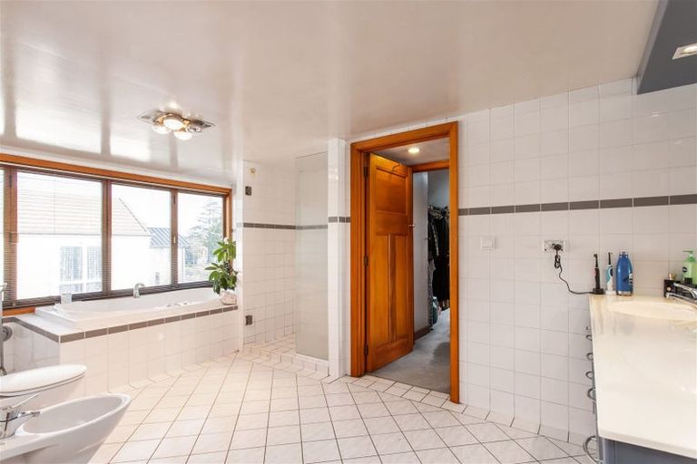 Photo of property in 8 Jacksons Road, Merivale, Christchurch, 8014