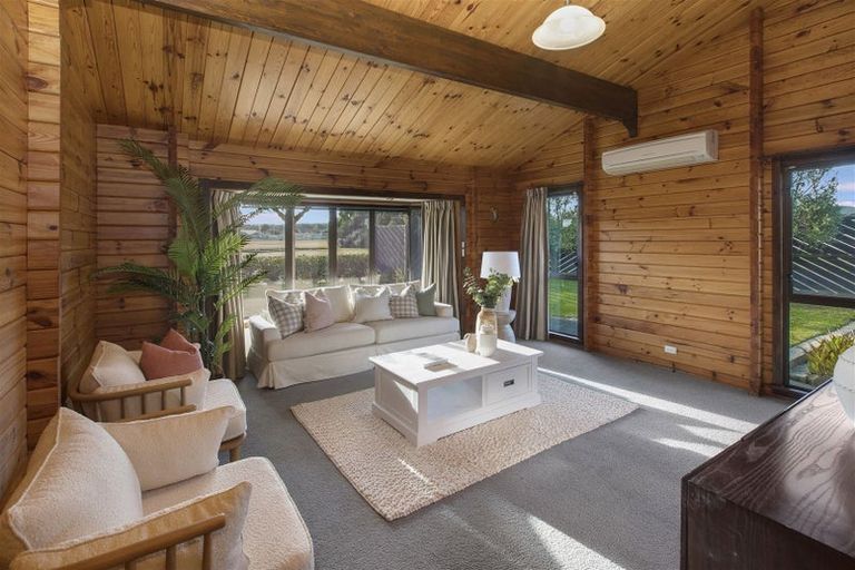 Photo of property in 14 Radiata Avenue, Parklands, Christchurch, 8083