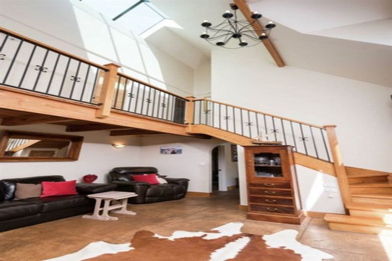 Photo of property in 37a Trelawn Place, Cockle Bay, Auckland, 2014