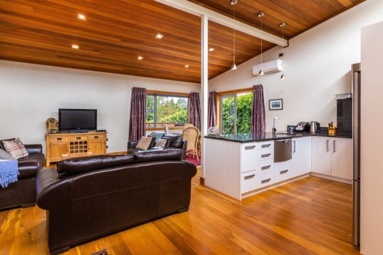 Photo of property in 34 Titoki Avenue, Waipahihi, Taupo, 3330