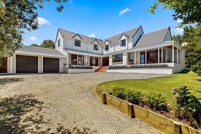 Photo of property in 24 Brick Bay Drive, Sandspit, Warkworth, 0982