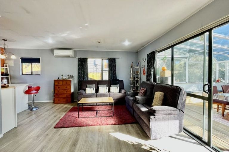 Photo of property in 387 West Coast Road, Glen Eden, Auckland, 0602