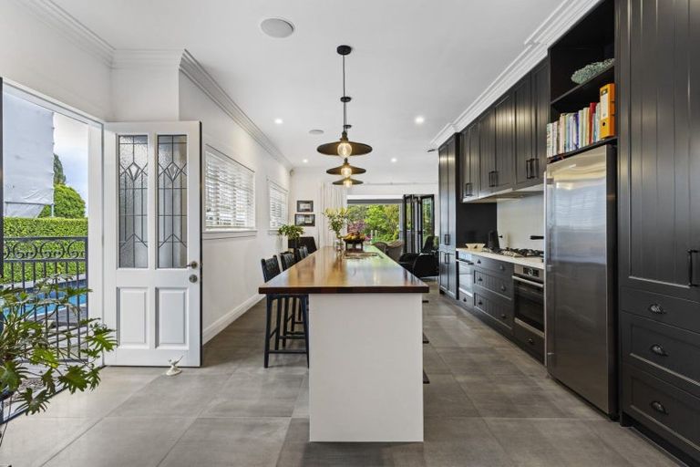 Photo of property in 31 Ingleton Terrace, Fairfield, Hamilton, 3214