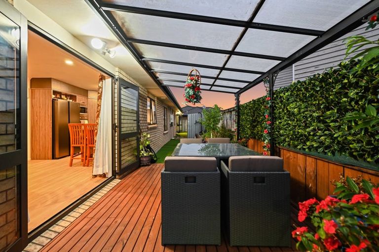 Photo of property in 12 Chadwick Place, Rototuna North, Hamilton, 3210