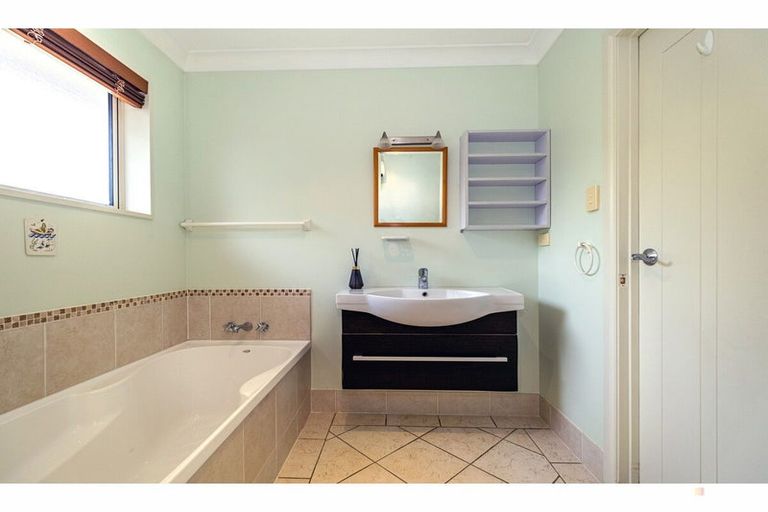 Photo of property in 9 Flatman Crescent, Geraldine, 7930