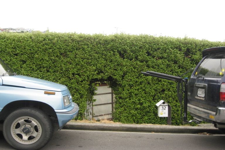 Photo of property in 32 Moncks Spur Road, Redcliffs, Christchurch, 8081