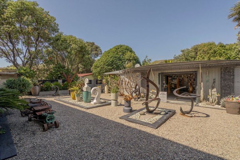 Photo of property in 24 Pye Place, Hot Water Beach, Whitianga, 3591