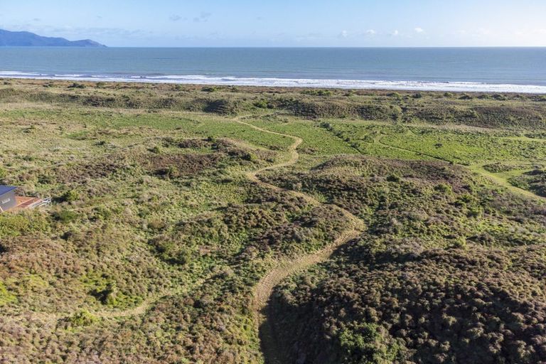 Photo of property in 18 Mahurenga Lane, Te Horo, Otaki, 5581